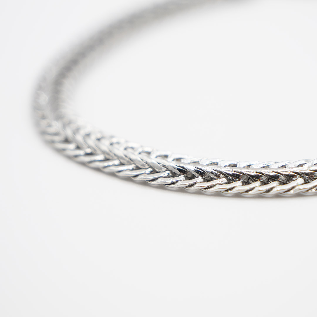 Elegancka grubsza bransoletka