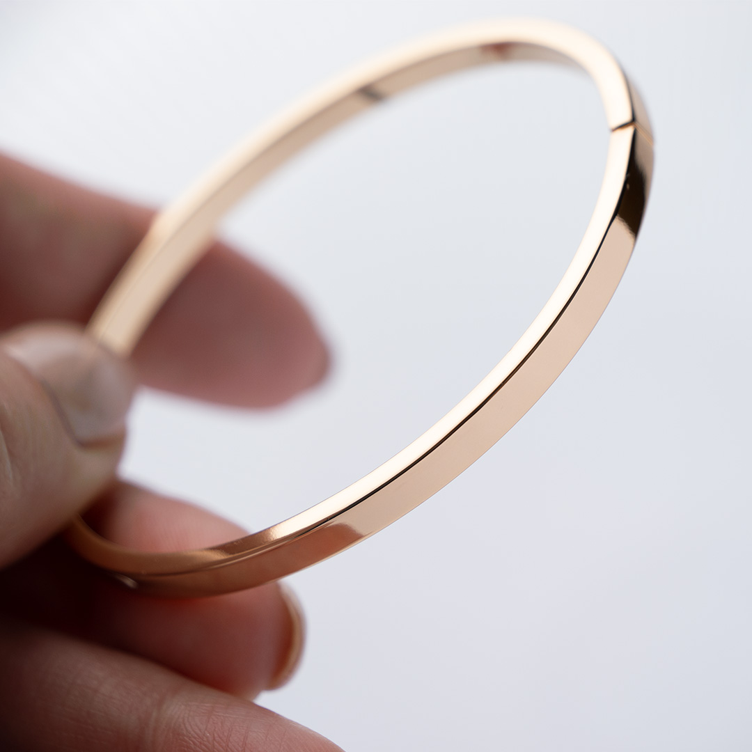 Sztywna bransoletka zapinana na zatrzask