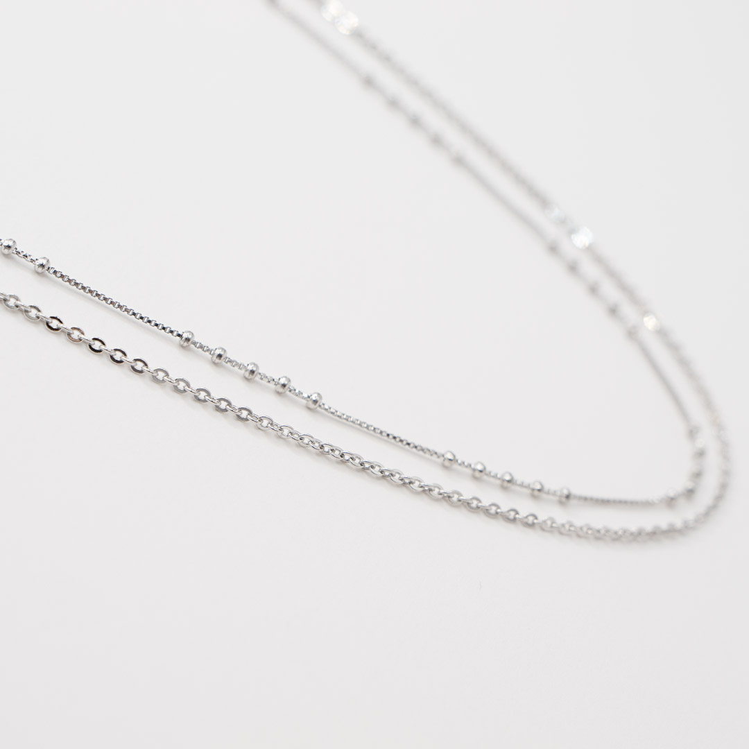 Delikatny naszyjnik podwójny z kuleczkami