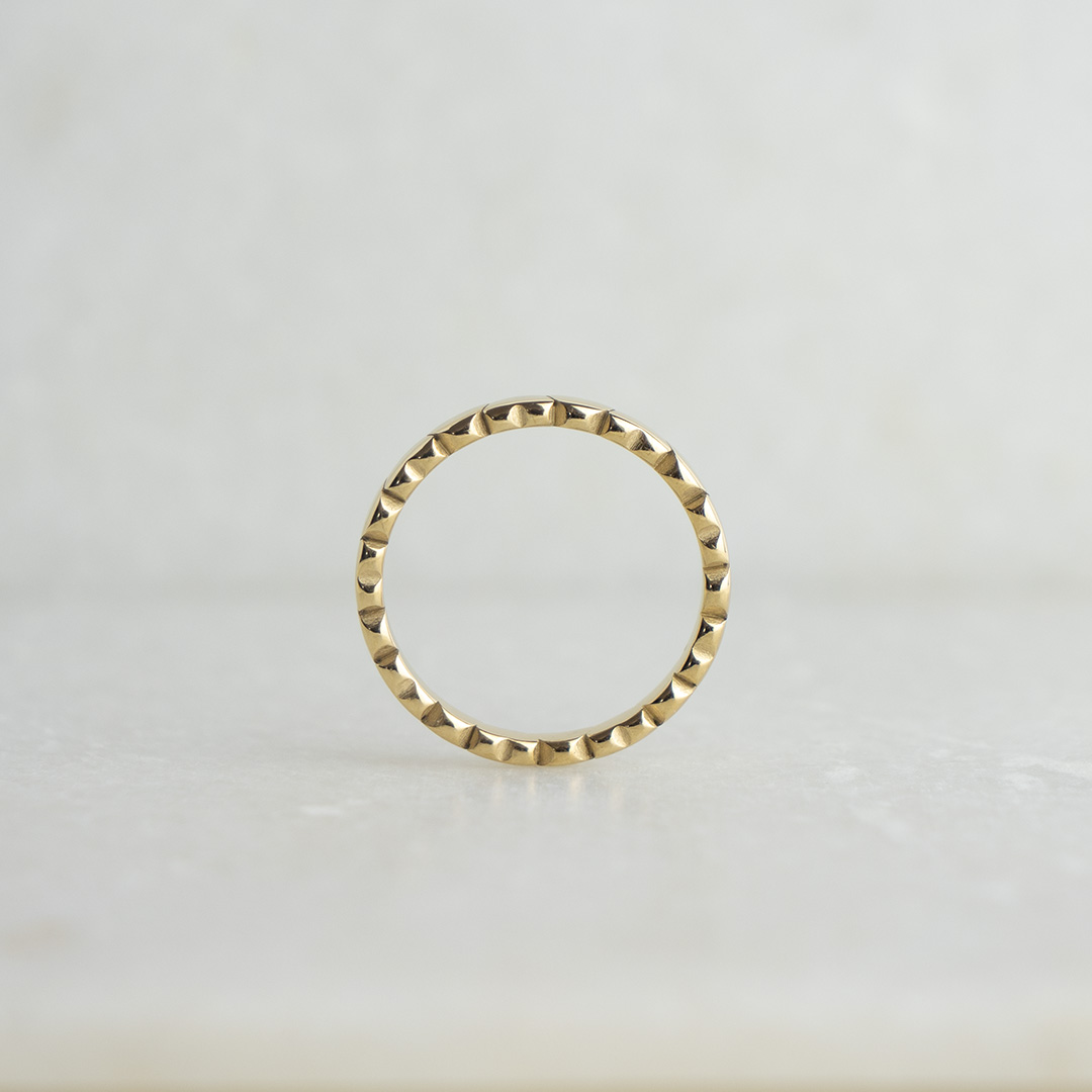 Pierścionek o delikatnym wzorze stal chirurgiczna