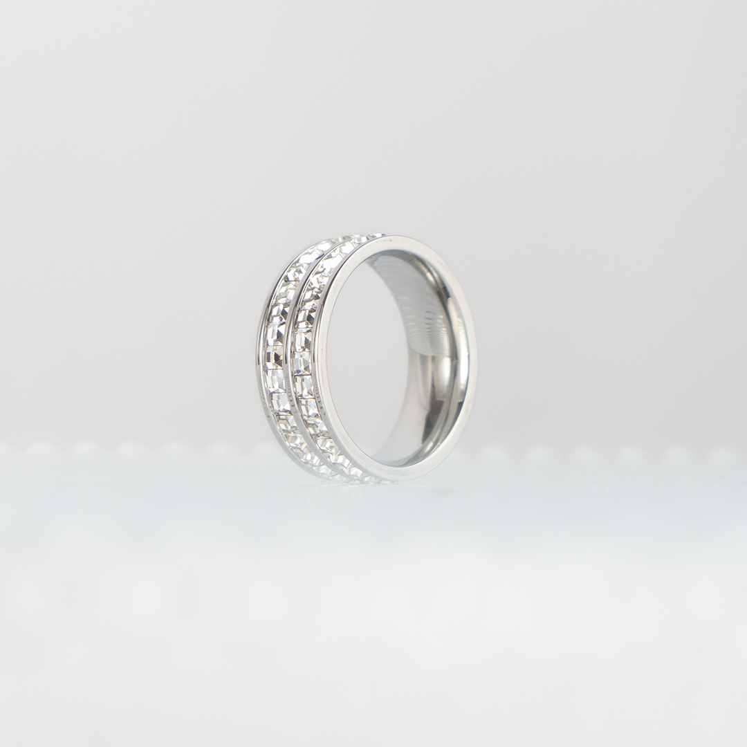 Gruby pierścionek z cyrkoniami