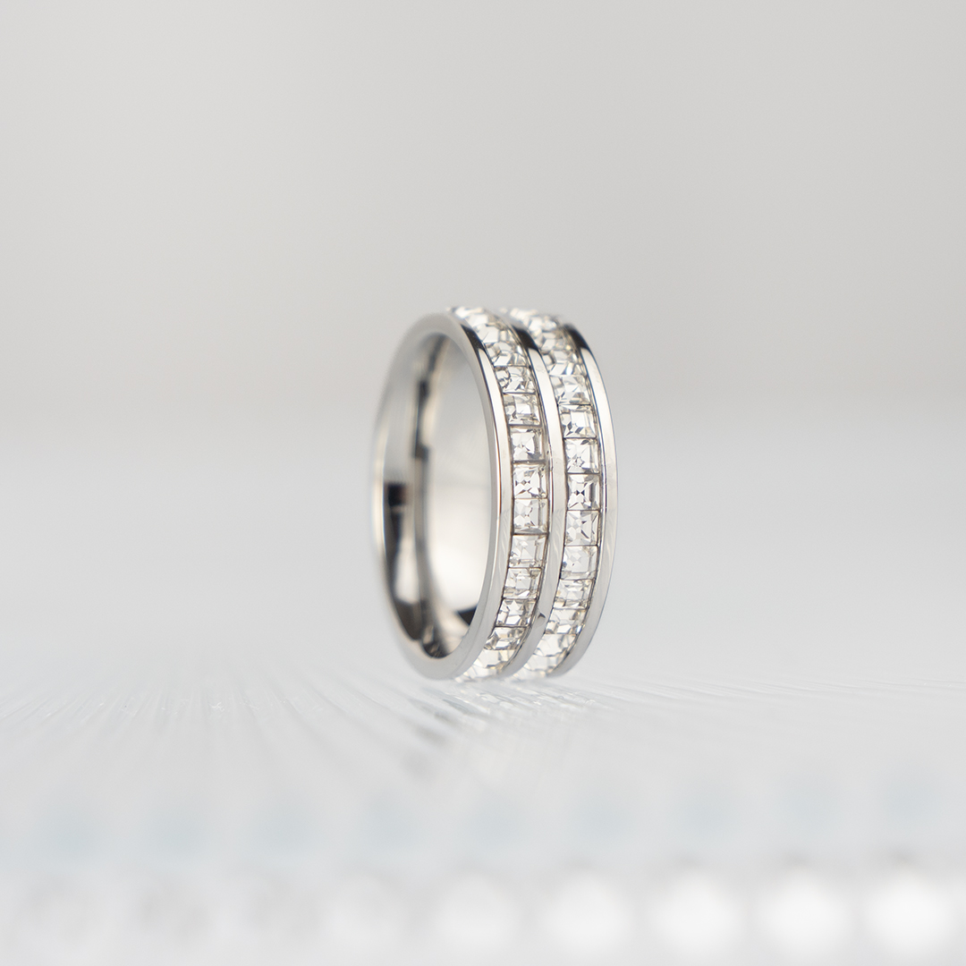 Gruby pierścionek z cyrkoniami