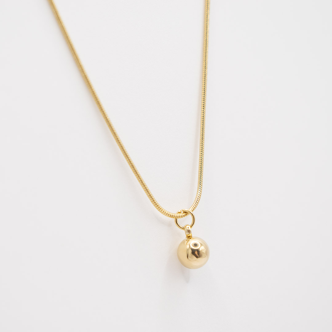 Naszyjnik z zawieszką kulką
