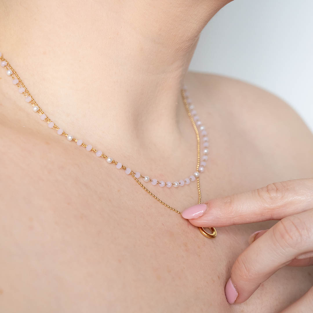 Naszyjnik z różowymi i perłowymi koralikami