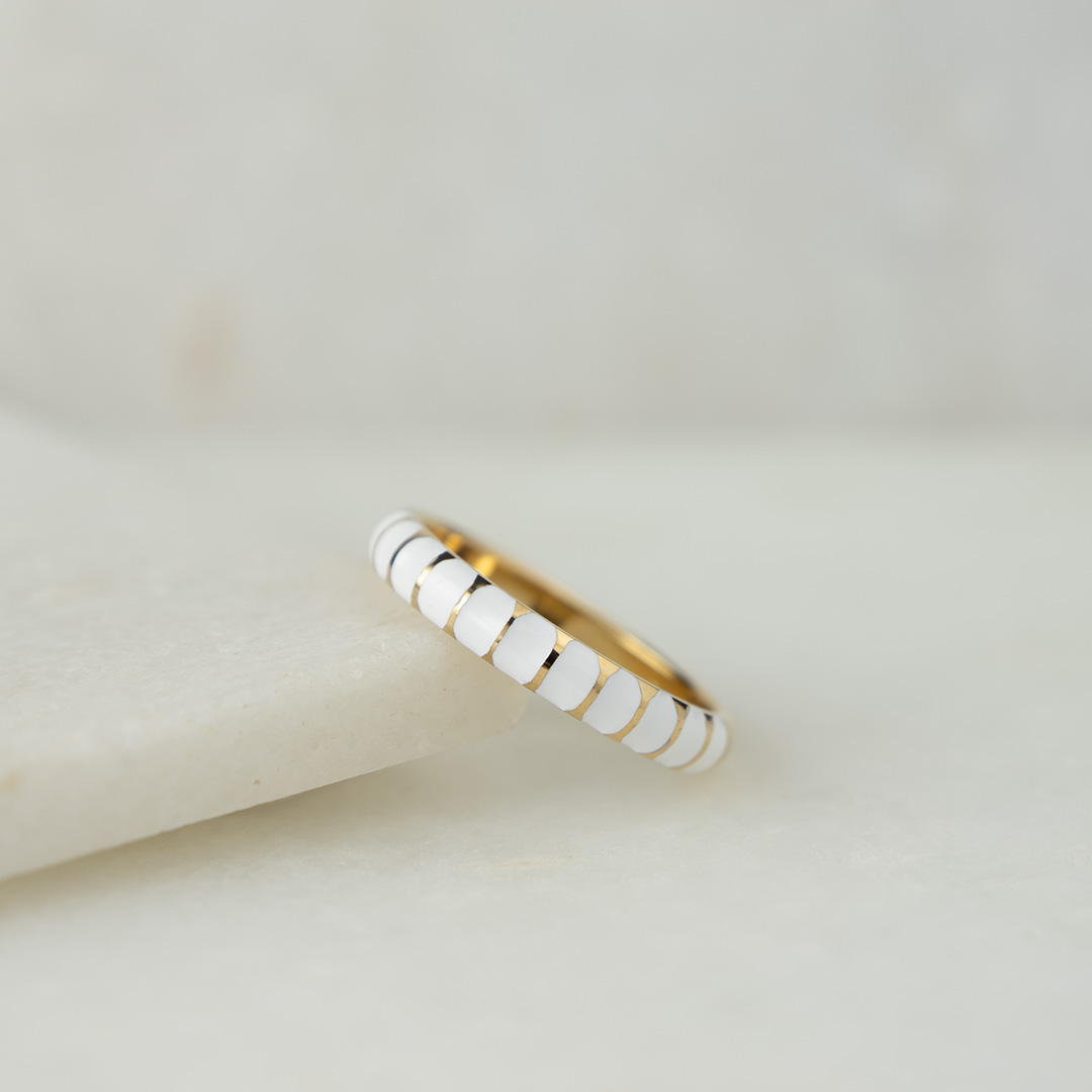 Pierścionek obrączka z białą emalią stalowy