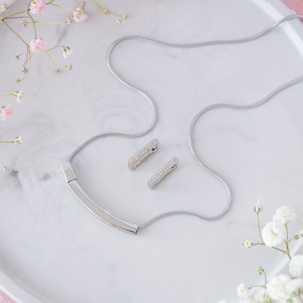 Komplet naszyjnik z zawieszkami i kolczyki z cyrkoniami