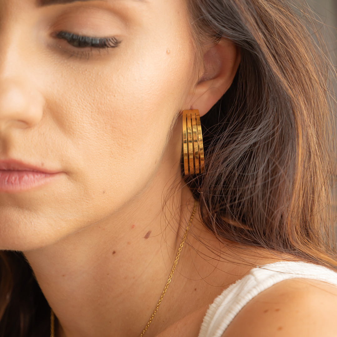 Duże, eleganckie i nowoczesne kolczyki koła pozłacane