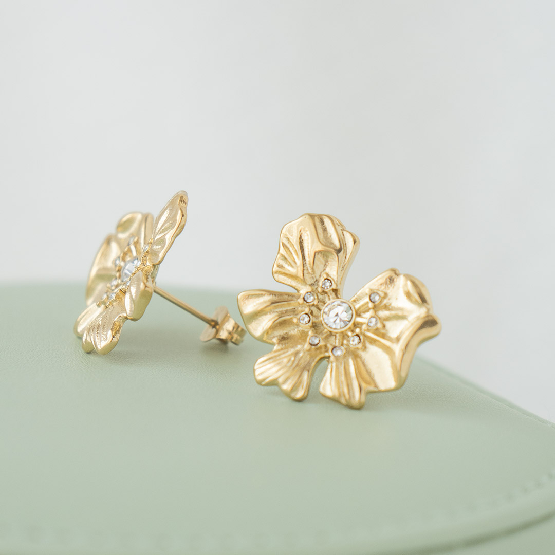 pozłacane kolczyki kwiaty