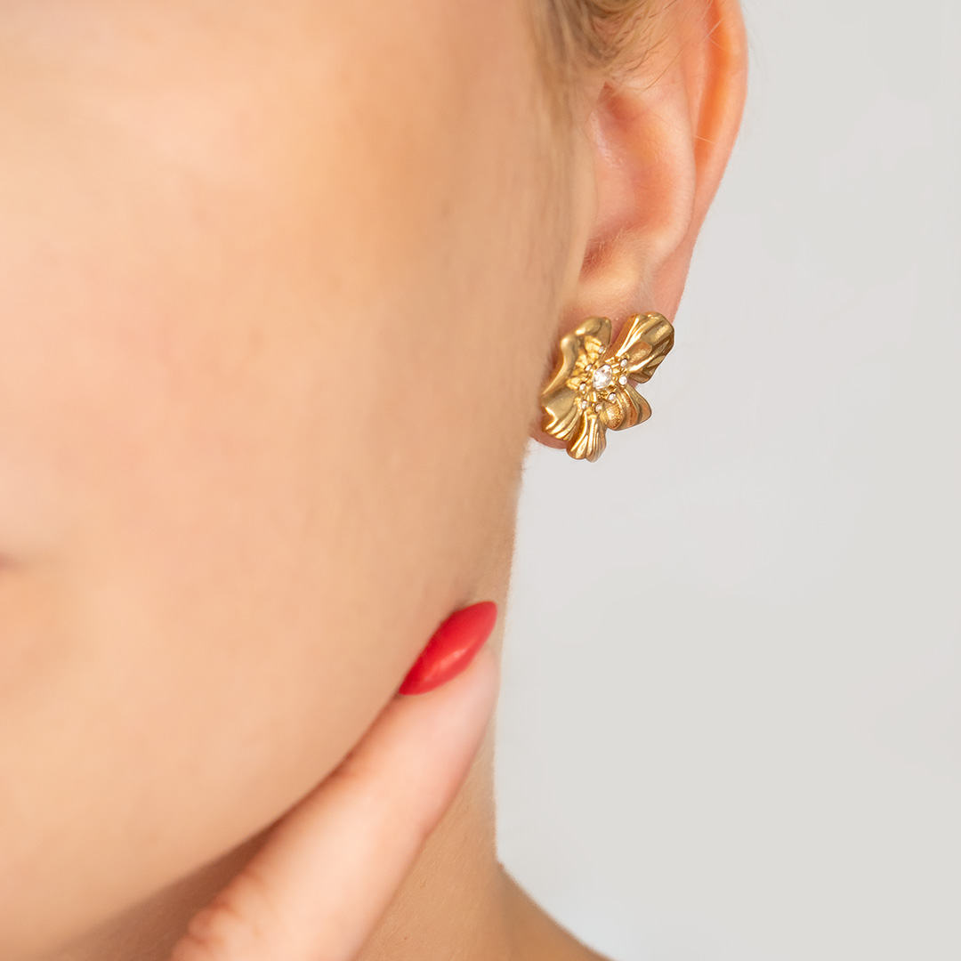 pozłacane kolczyki kwiaty