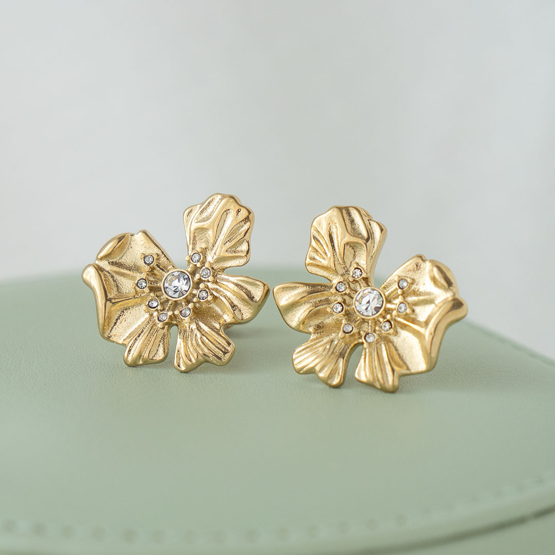pozłacane kolczyki kwiaty