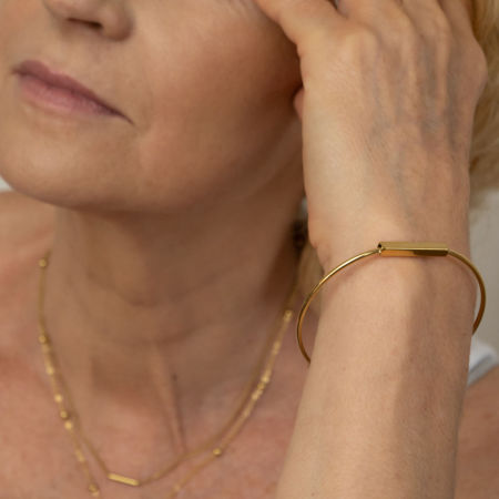 Sztywna cienka bransoletka