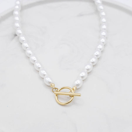 Naszyjnik z perełkowymi koralikami