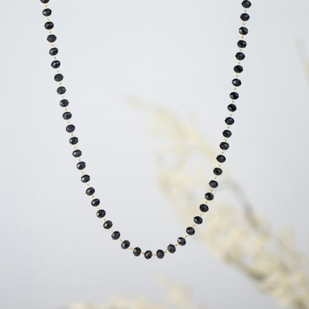 Naszyjnik z czarnymi koralikami