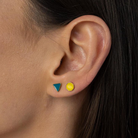 Drobne kolczyki trójkąty turkusowe