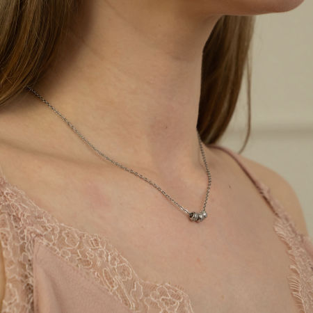 Naszyjnik z małymi zawieszkami z cyrkoniami