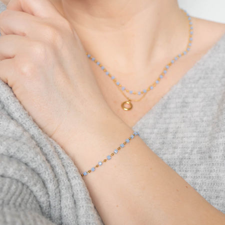 Bransoletka z niebieskimi koralikami