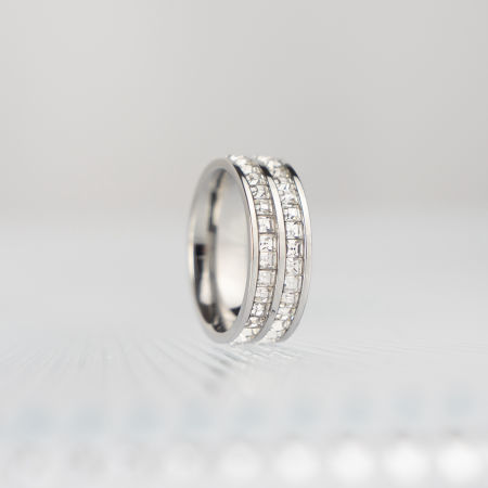 Gruby pierścionek z cyrkoniami