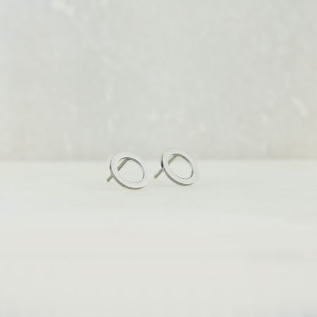 Małe kolczyki kółka