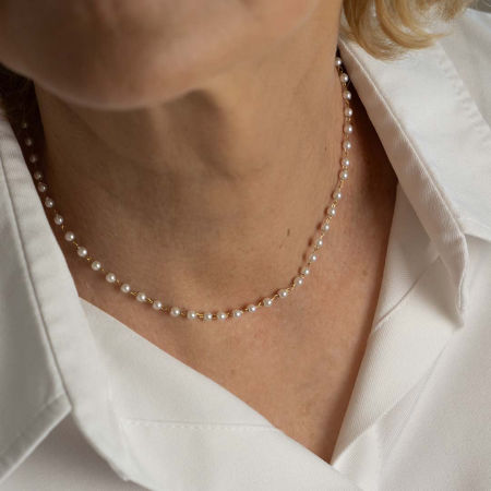 Naszyjnik z perełkowymi koralikami