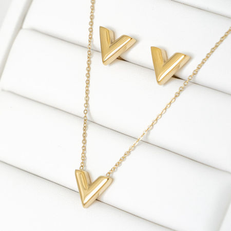 Komplet kolczyki i naszyjnik z zawieszką V