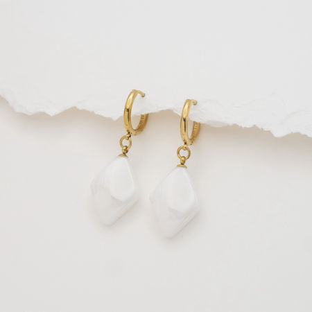 Kolczyki z białą ceramiczną zawieszką