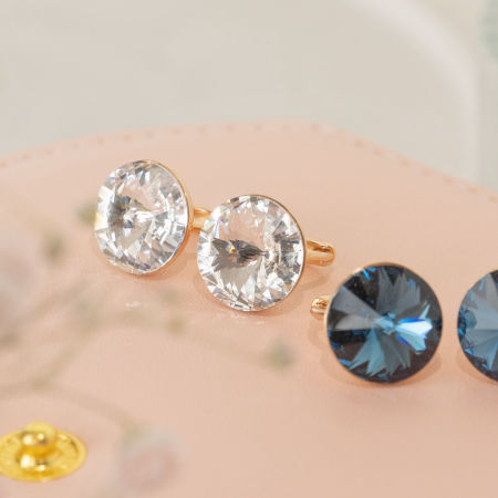 Kolczyki z błyszczącą białą cyrkonią