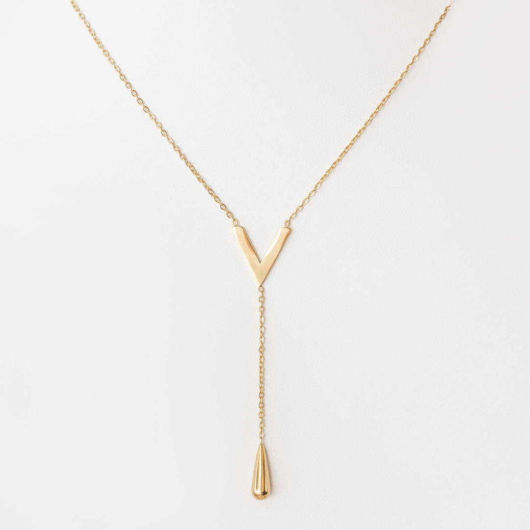 Naszyjnik z krawatką i zawieszką V-ką stal chirurgiczna