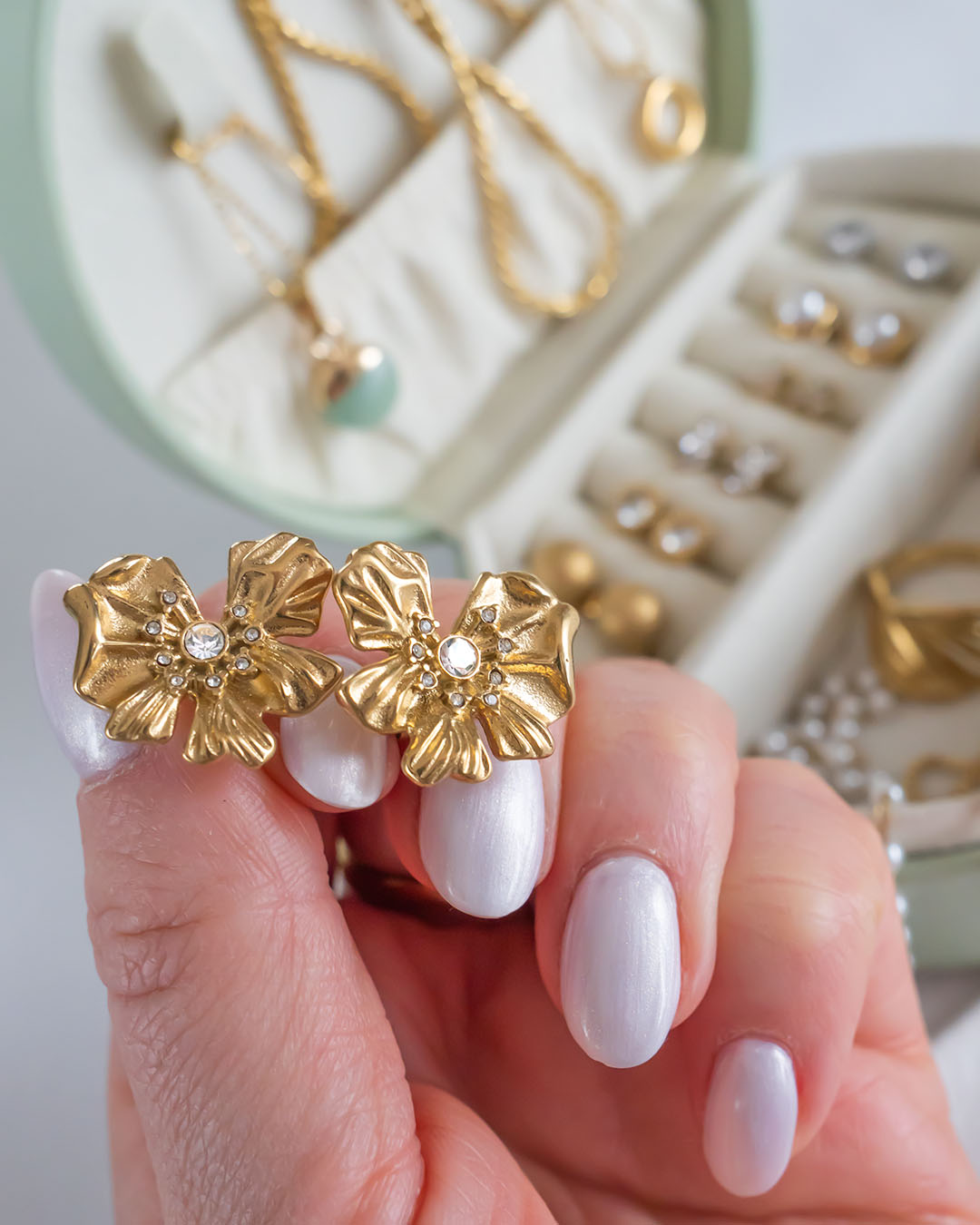 kolczyki kwiaty pozłacane stal szlachetna